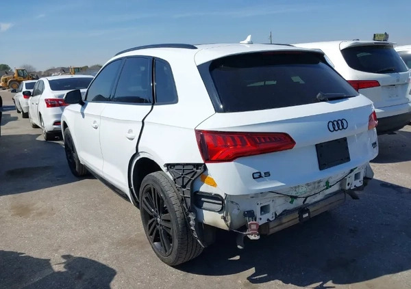 Audi Q5 cena 61900 przebieg: 63415, rok produkcji 2018 z Augustów małe 56